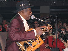Bo Diddley Prag 2005 02.jpg