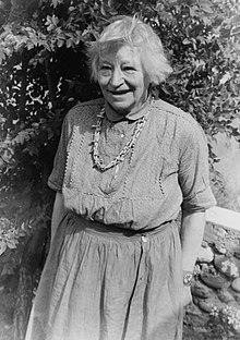 Portrait of Frieda Lawrence, Taos, N.M. LCCN2004663190 (cropped).jpg
