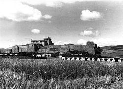 Bundesarchiv Bild 135-S-06-06-22, Tibetexpedition, Blick auf Phari Dzong.jpg