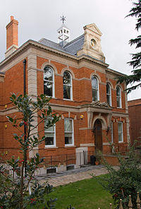 32 Station Road, New Barnet - geograph.org.uk - 1056070.jpg