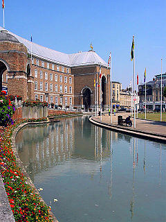 Bristol Council House - geograph.org.uk - 197619.jpg