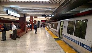 Richmond-bound train at 12th Street Oakland station, July 2018.jpg