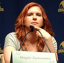 Magda Apanowicz at Dragon Con 2015 pensive.jpg