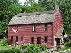 Gilbert Stuart Birthplace southern exposure.JPG