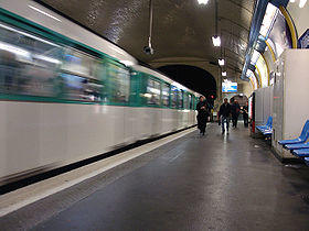 Metro Paris - Ligne 3 - station Villiers 01.jpg