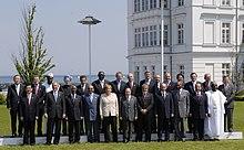 A Group photo of Leaders of G-8, Outreach five countries and Africa Outreach countries at G 8 Summit in Heiligendamm, Germany on June 08, 2007.jpg