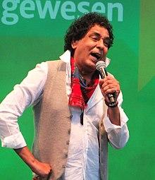 Mounir Performing