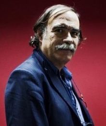 Paulo Branco with red background.jpg