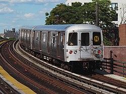 R46 N train leaving 30th Avenue.jpg