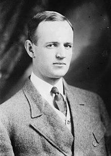 Williard Straight, portrait bust LCCN2014680658 (2) (cropped).jpg