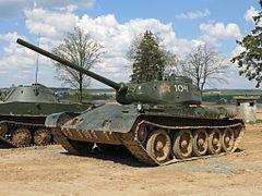 T-44 left front.jpg
