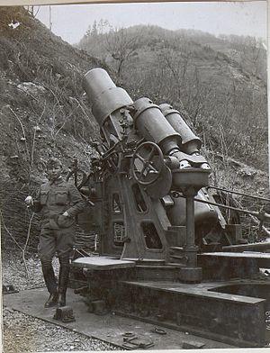30.5 cm Mörser in Feuerstellung (BildID 15597385).jpg