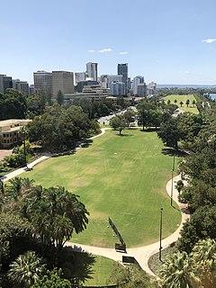 Supreme Court Gardens 03.jpg