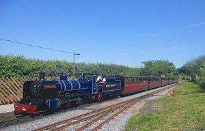 BVR Class ZB No 6 Blickling Hall Train Arrive Wroxham.jpg