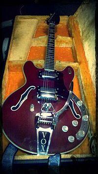 1968 Vox Ultrasonic in Cherry Red Finish.jpg