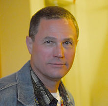Robert Crais.jpg
