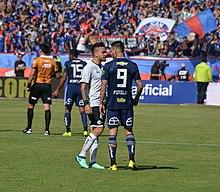 Universidad de Chile - Colo-Colo, 2018-04-15 - Matías Zaldivia y Mauricio Pinilla.jpg
