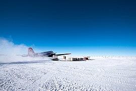 Last takeoff (16782609524).jpg