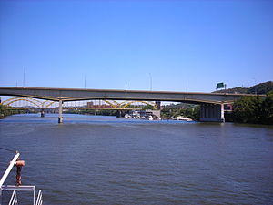 Veterans Bridge (Pittsburgh).jpg