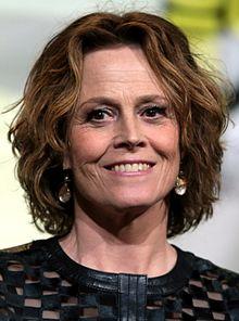 Sigourney Weaver by Gage Skidmore.jpg