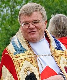A brace of Deans (3645268046) (Jeffrey John cropped).jpg