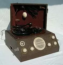 D Reichhalter 1951 W102 Geraet offen.jpg