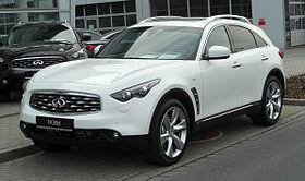 Infiniti FX30d S (S51) – Frontansicht, 12. März 2011, Düsseldorf.jpg