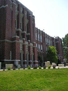 Oyster Bay HS in 2005.JPG