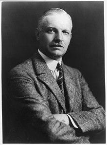 Wilhelm Cuno, 1876-1933, half-length portrait, facing right LCCN2005680053.jpg