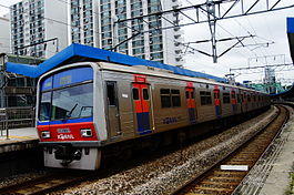 Korail Line 1 train at Singil.JPG