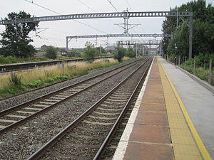 Polesworth station, geograph-3621145-by-Nigel-Thompson.jpg
