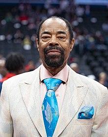Walt Frazier (cropped).jpg