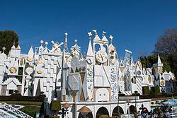 It's a small world (28317874165).jpg