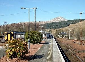 Crianlarich Station, view north towards Tyndrum, Scotland.jpg