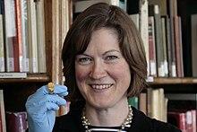 Helen Geake with the North West Essex ring (7549200844).jpg