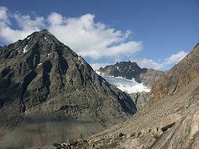Tvillingsbreen-between-tvillingstinden-and-tafeltinden-from-skaidevarri.jpg