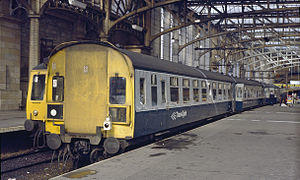 Glasgow Central Cravens split code end Class 126 and Class 107.jpg