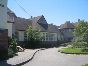 Queenelizabeth-elem.jpg