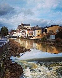 The Church of Hettnage-Grande, located on the hill "Le Rocher" in the town center from the river "La Kissel"