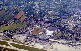 Geneva airport from air 1.jpg