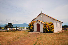 Church of the holy nativity Bishopsbourne.jpg