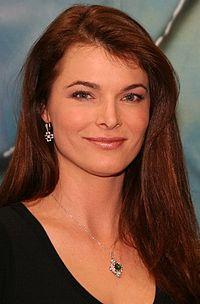 Stephanie @ BE's Booth - Wizard World (cropped).jpg