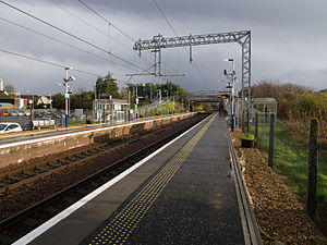Stepps railway station 20151113.jpg