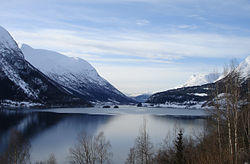 Oppstrynsvatnet (2093156113).jpg