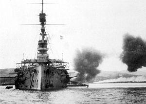 HMS Cornwallis broadside Suvla December 1915.jpg