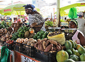 Praia market potatoes manioc.jpg
