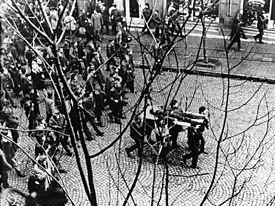 Polish 1970 protests - Zbyszek Godlewski body.jpg