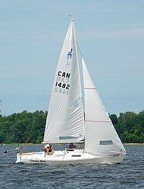 J22 sailboat Cheque Mate 1985.jpg