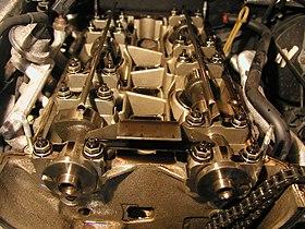 Ford-I4DOHC-cylhead-shafts.jpg