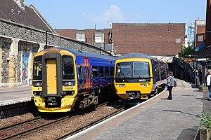 Clifton Down railway station 158958 166203.jpg
